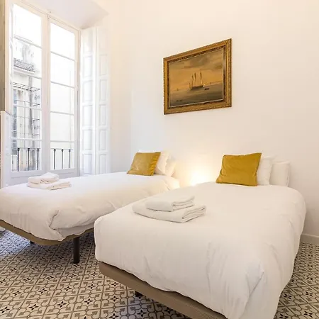 Center Flat Balcony At Picasso's Apartment *