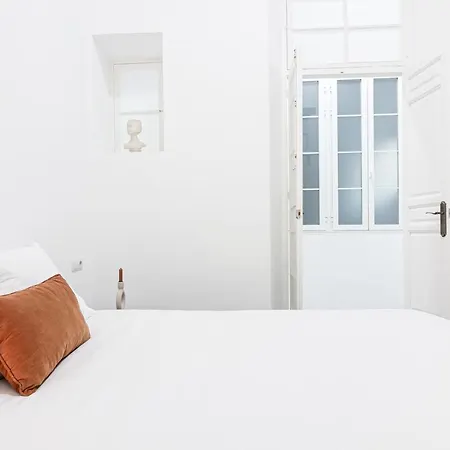 Center Flat Balcony At Picasso's
