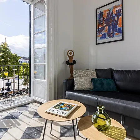 Apartment Center Flat Balcony At Picasso's *