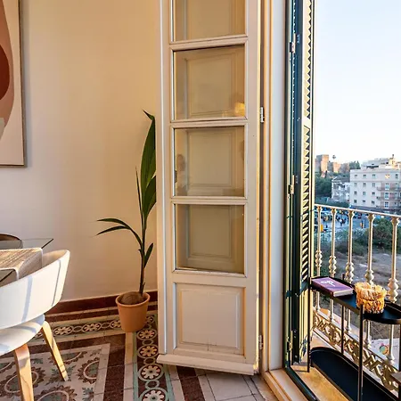 Apartment Center Flat Balcony At Picasso's *