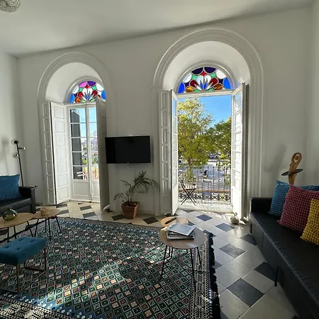 Center Flat Balcony At Picasso's