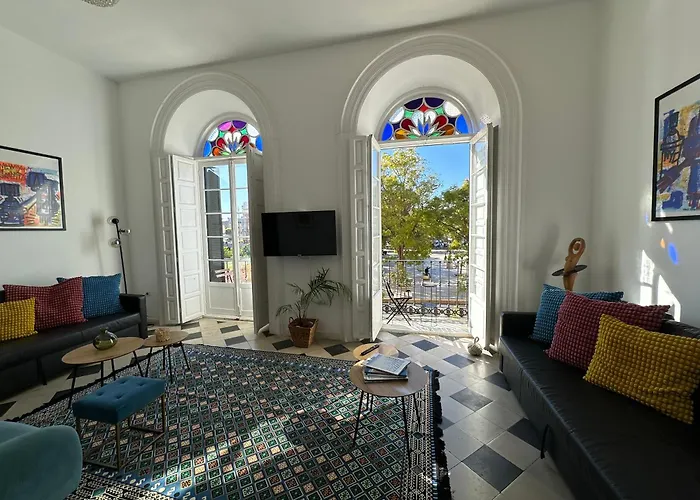 Center Flat Balcony At Picasso's