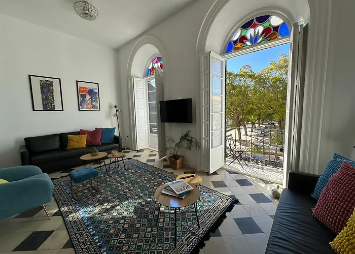 Center Flat Balcony At Picasso's *